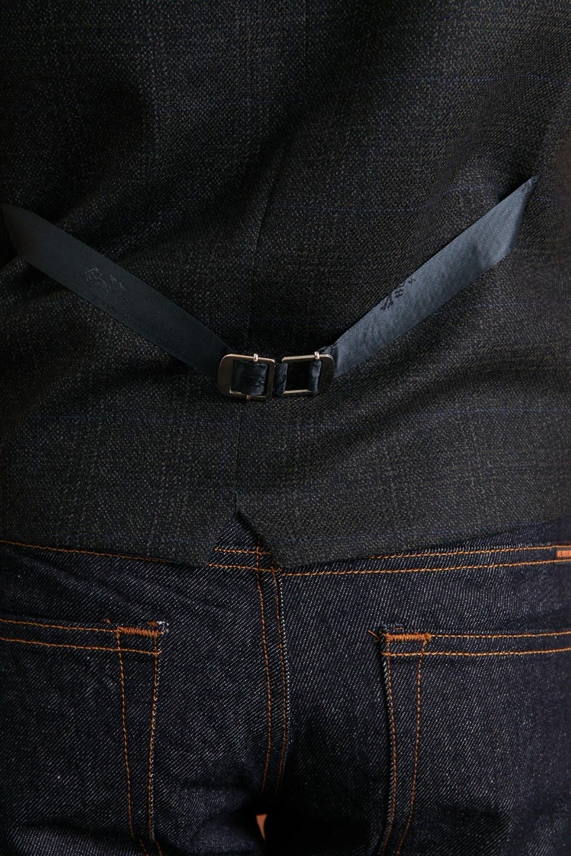 CHALECO ESSENTIALS