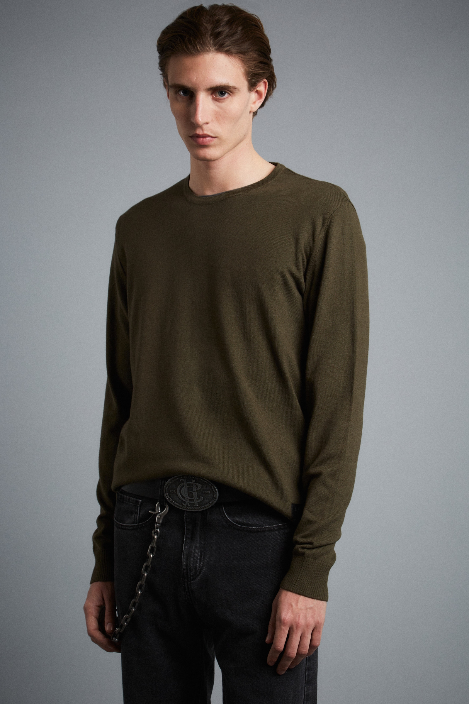 SWEATER GARAGE ROAD 01