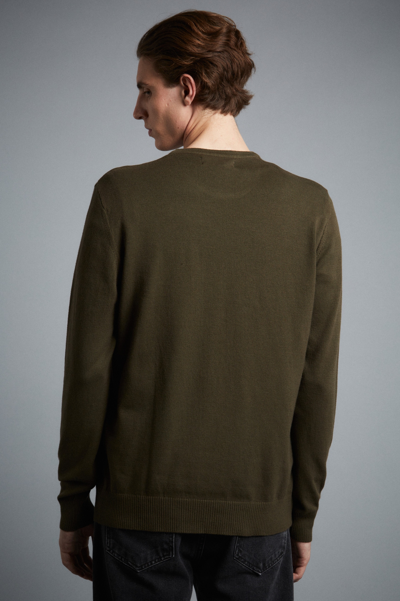 SWEATER GARAGE ROAD 01