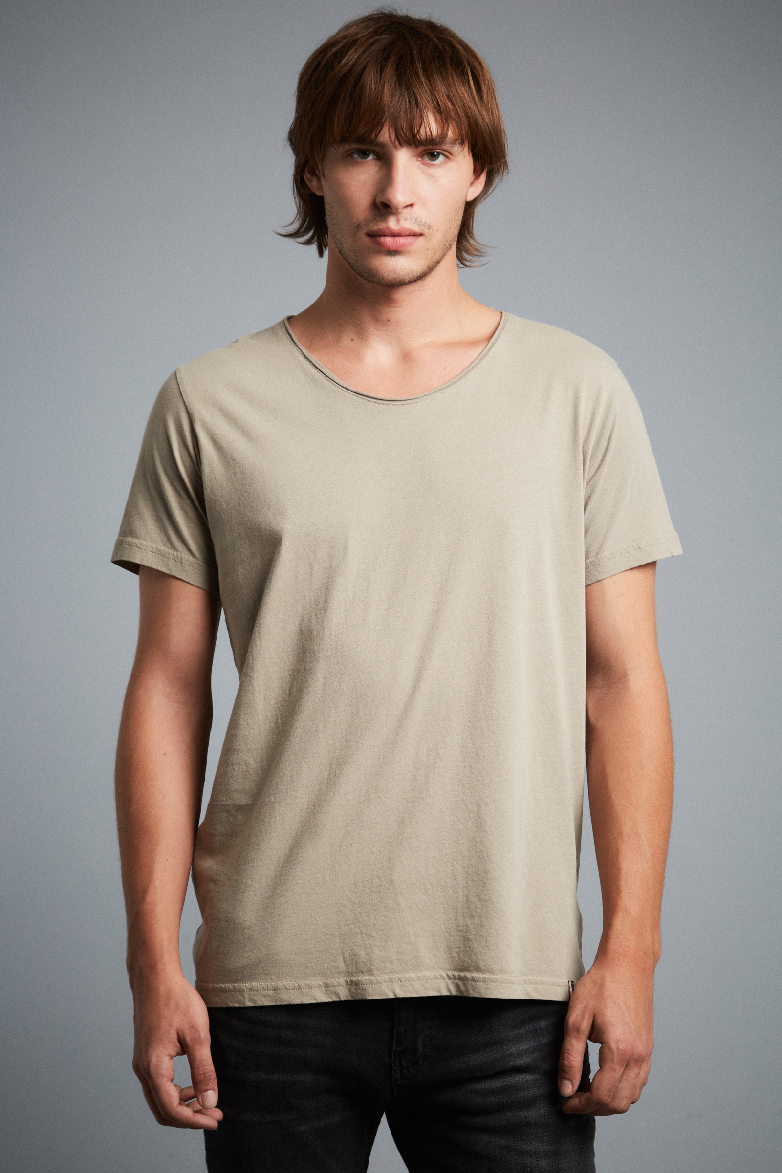 REMERA BÁSICA F02