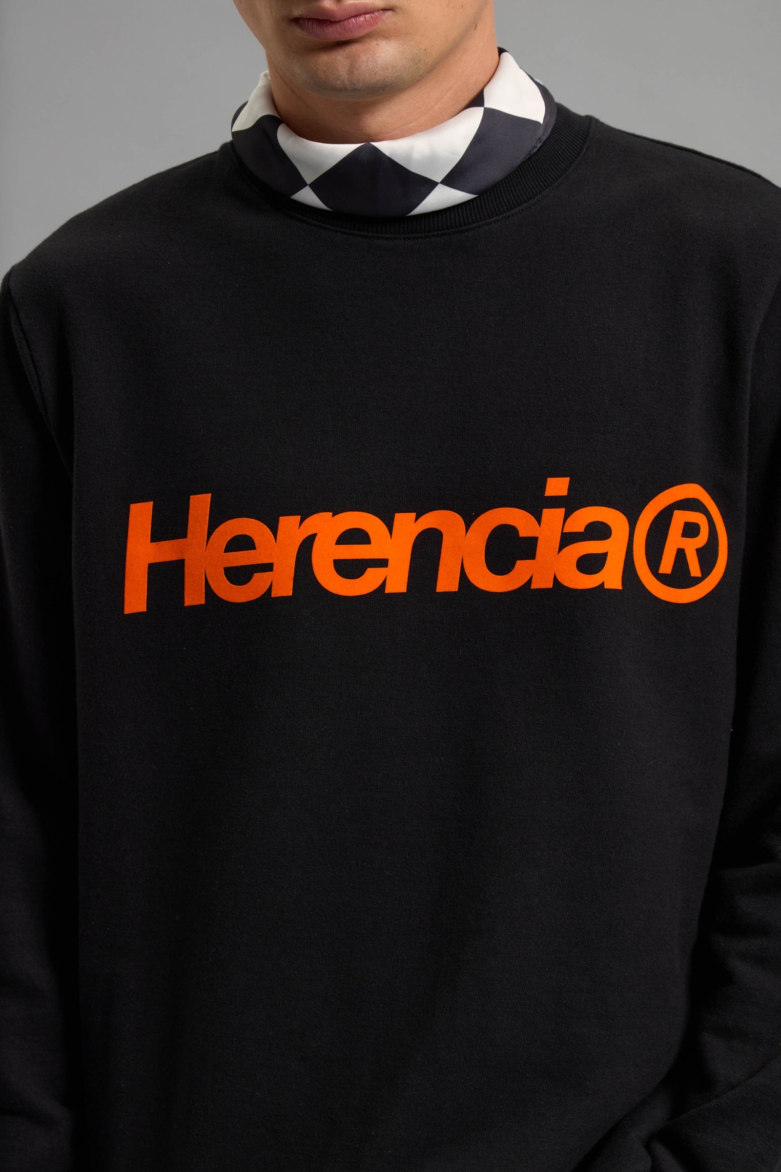 BUZO HERENCIA BRAND                                                                                  