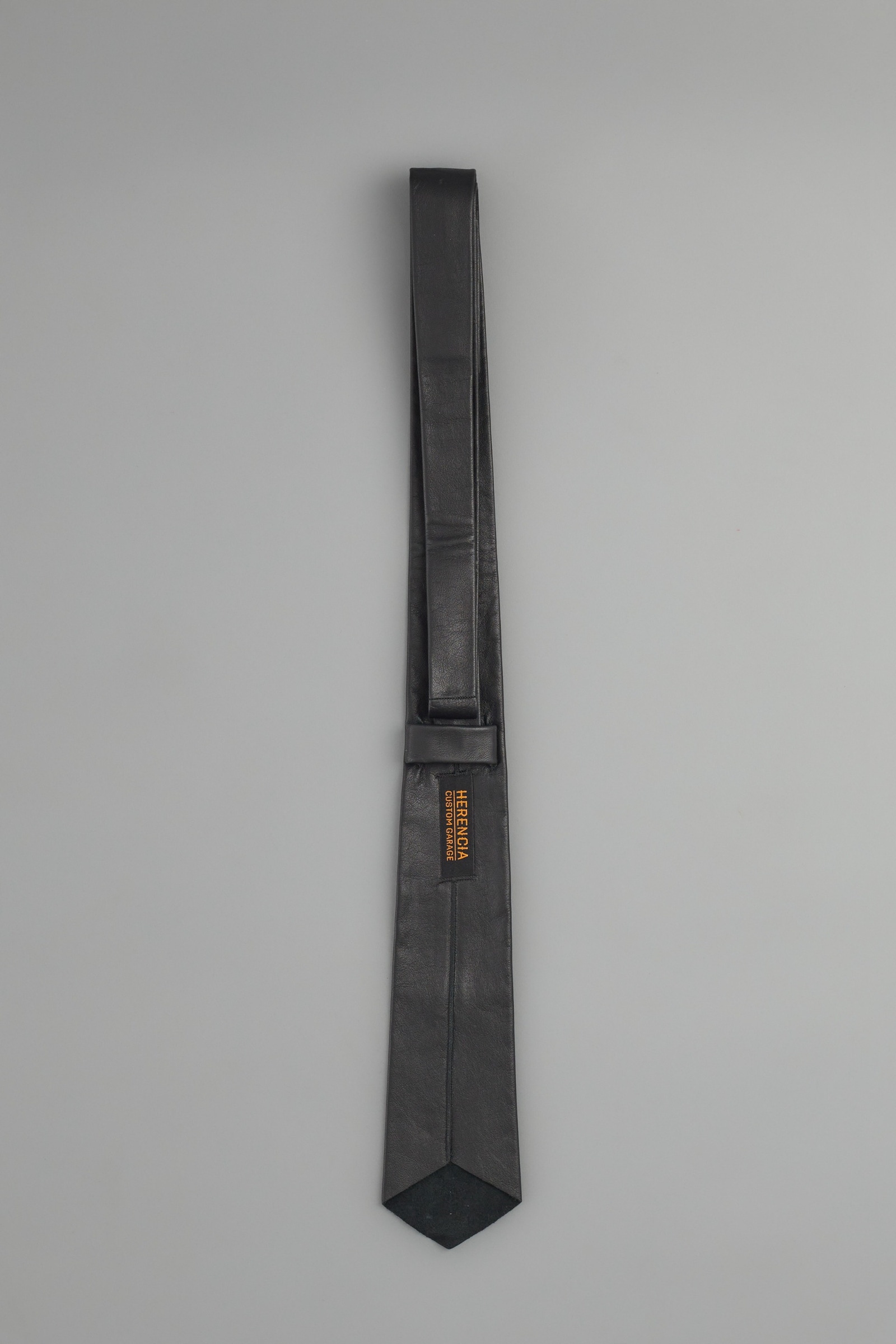CORBATA CUERO HCG                                                                                    