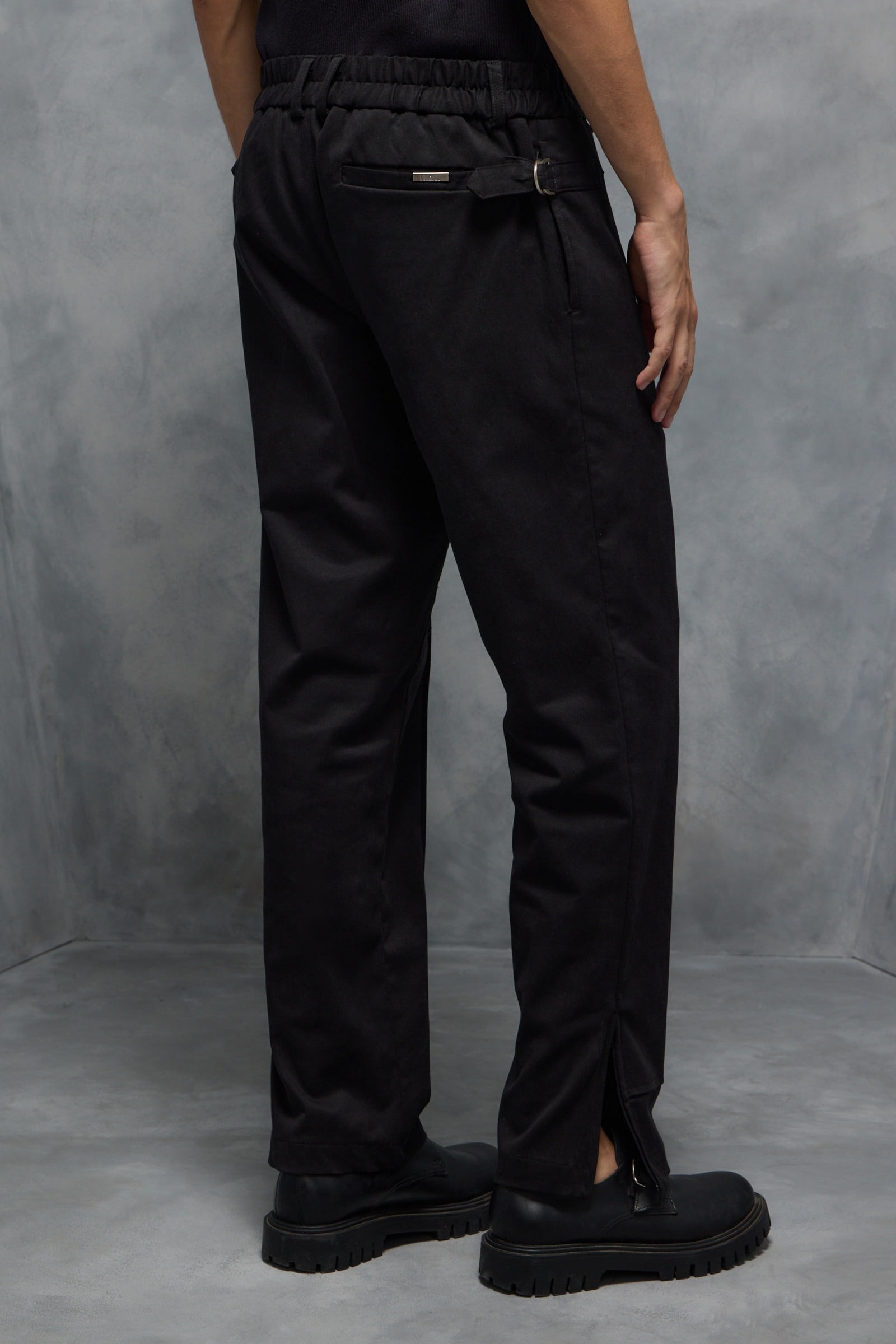 PANTALÓN MB                                                                                          