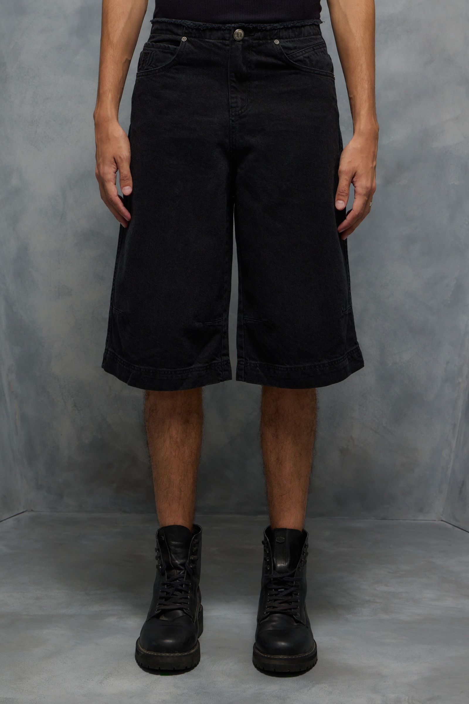 BERMUDA CHELSEA BLACK LABEL                                                                          