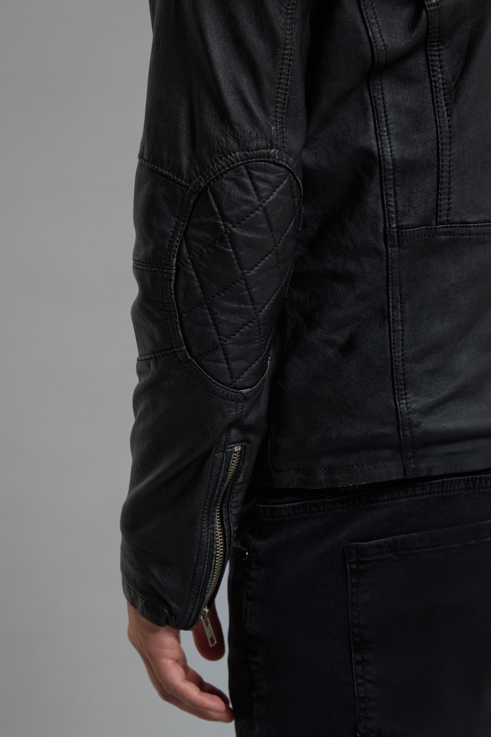 CAMPERA CUERO CHAIN HCG                                                                              