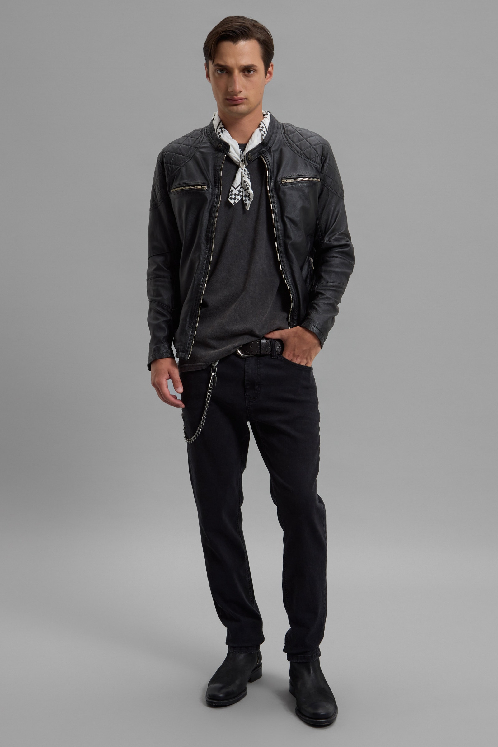 CAMPERA CUERO CHAIN HCG                                                                              