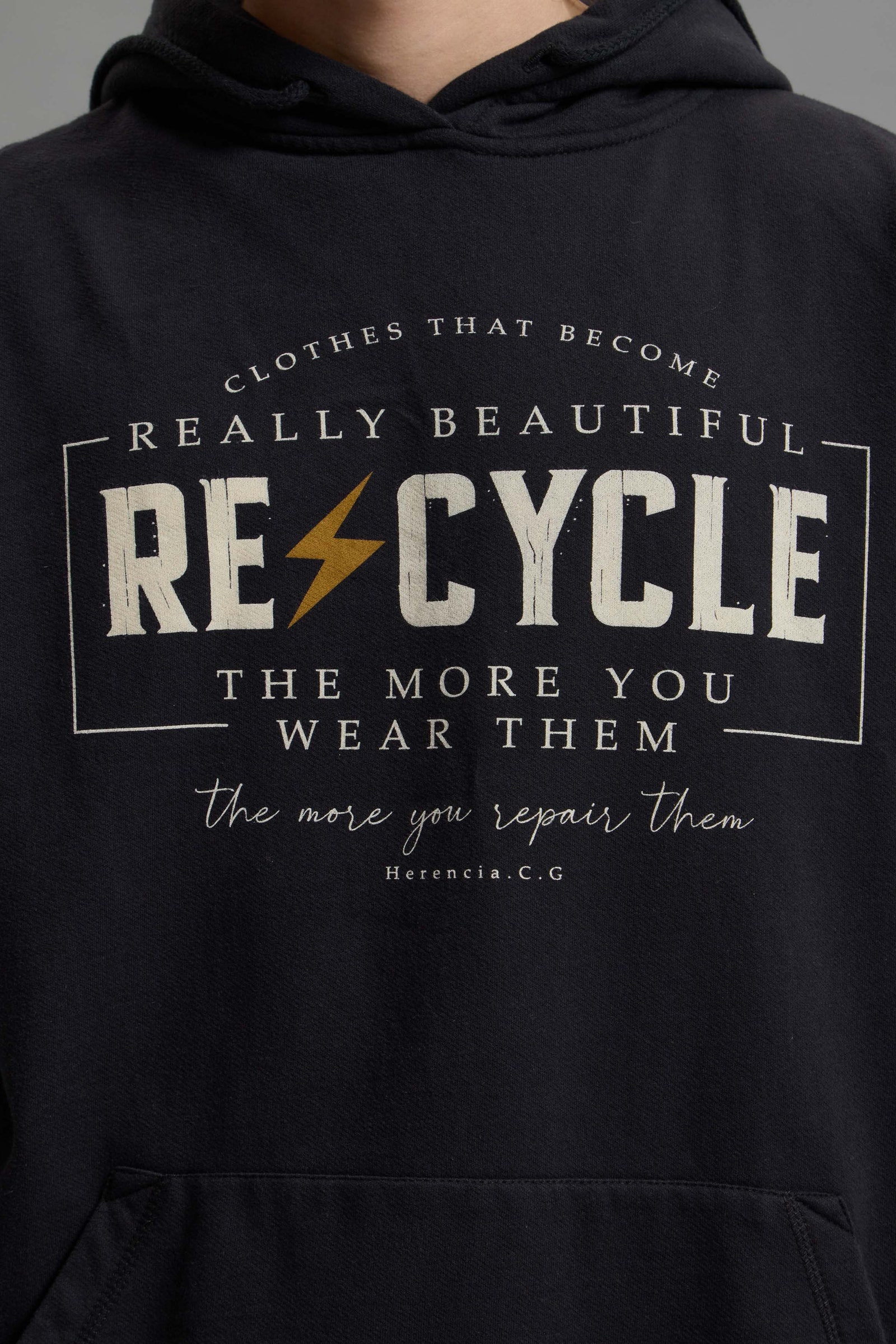 HOODIE RE-CYCLE                                                                                      