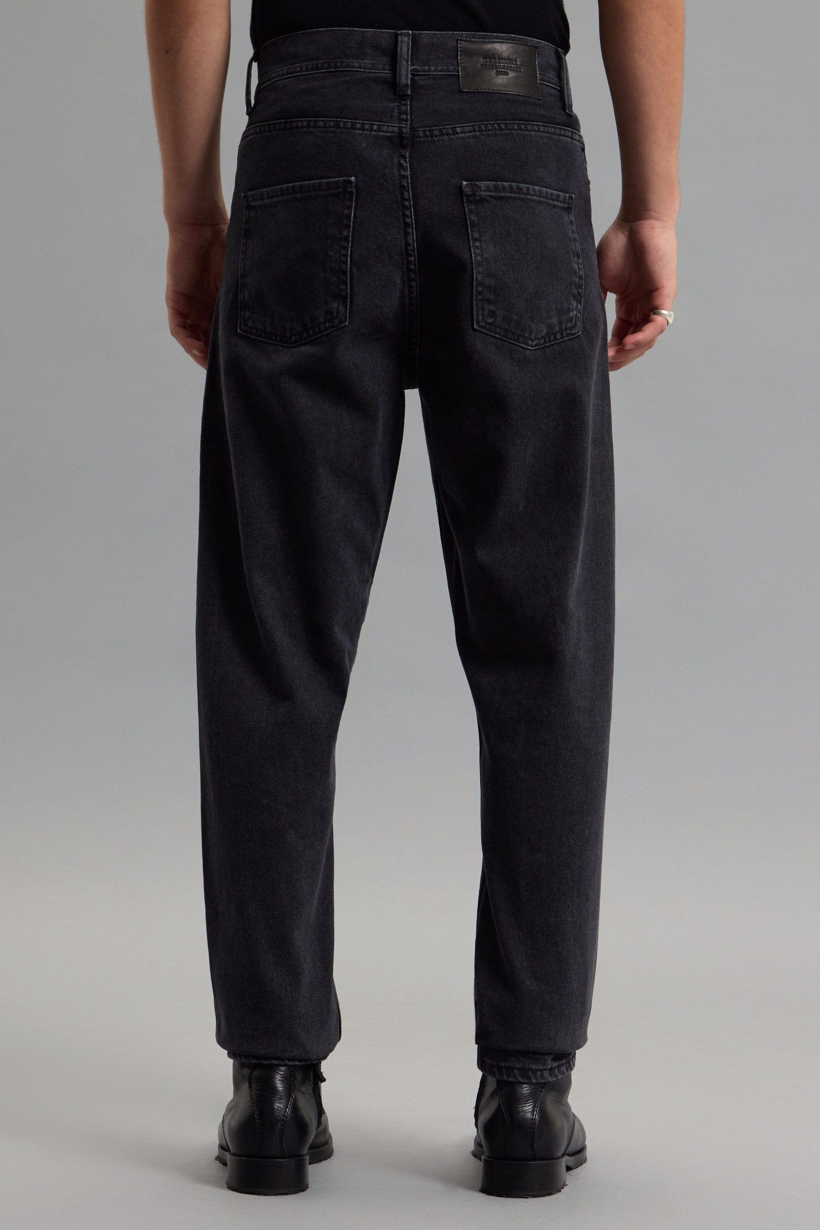 JEANS CARROT BLACK