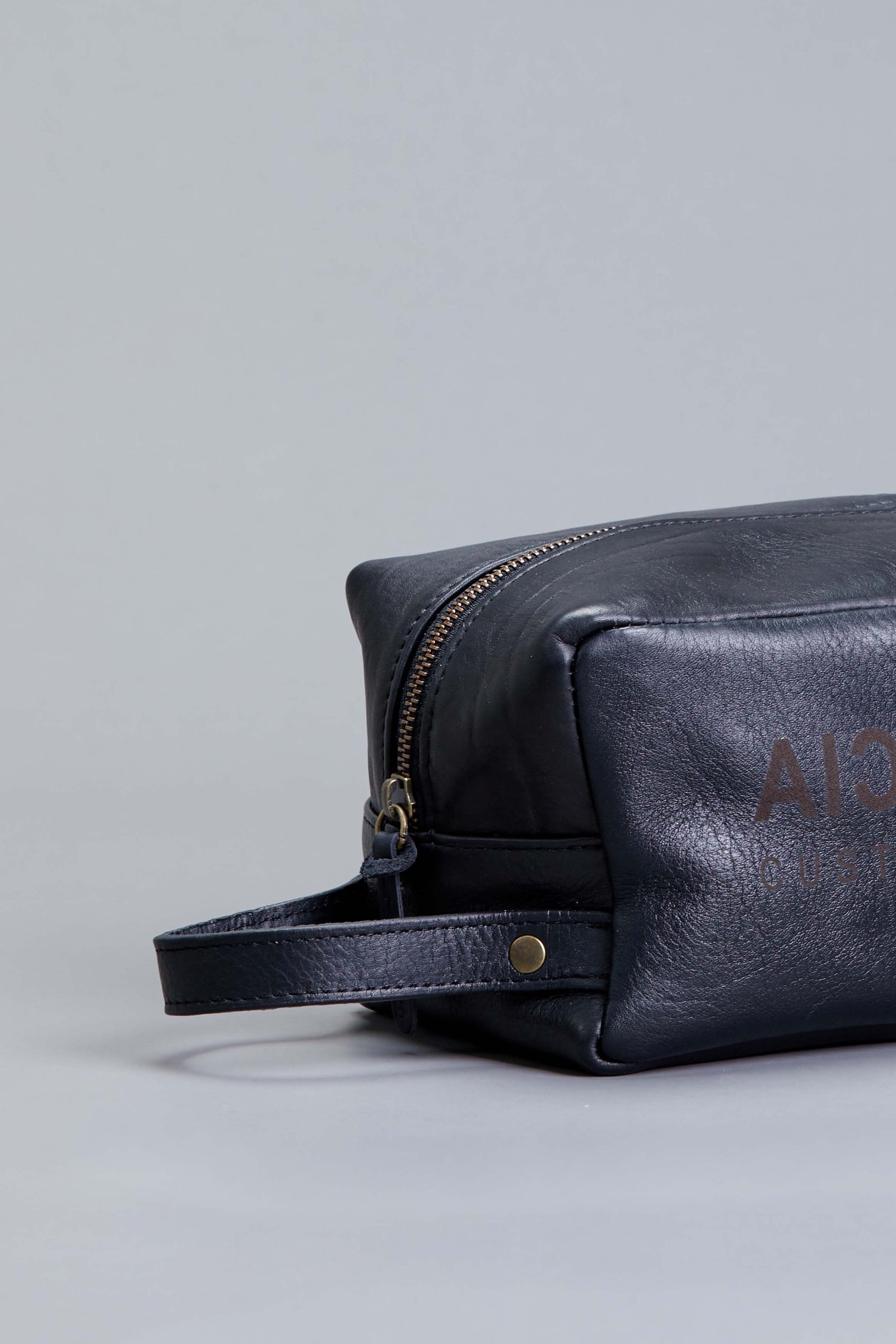NECESSAIRE CUERO LIFE