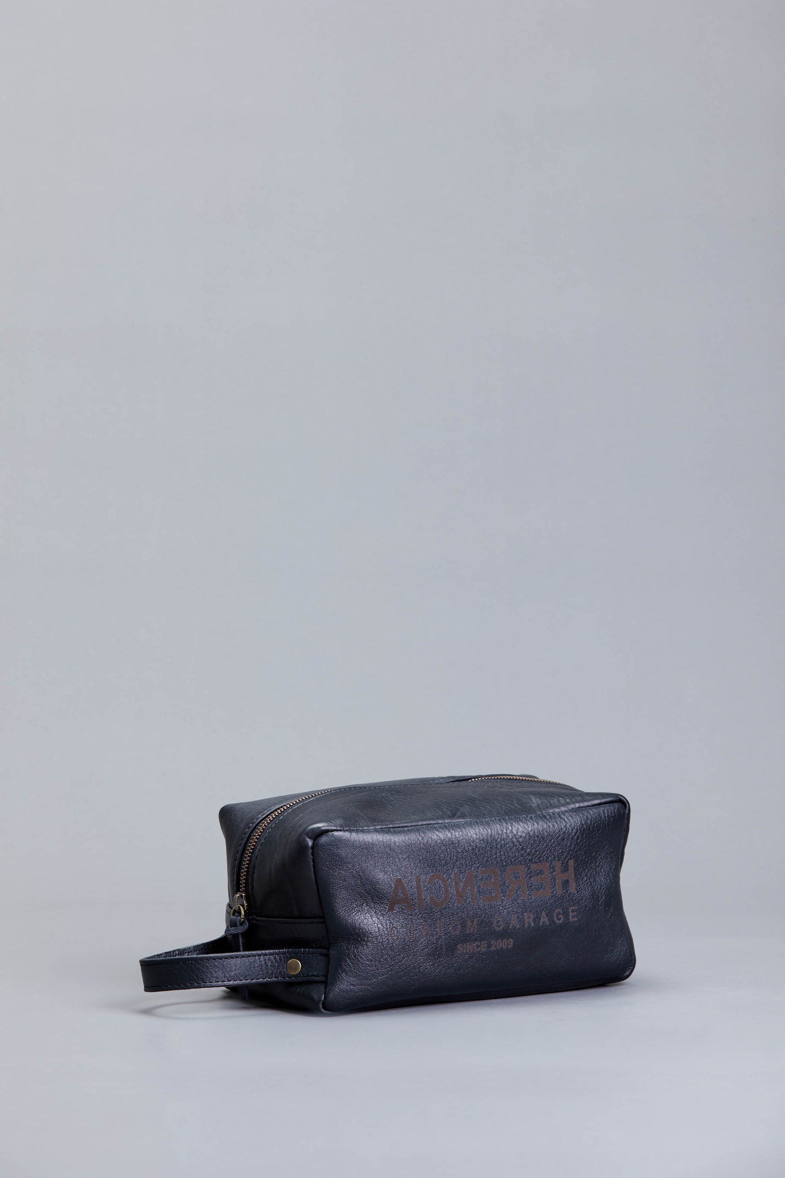 NECESSAIRE CUERO LIFE