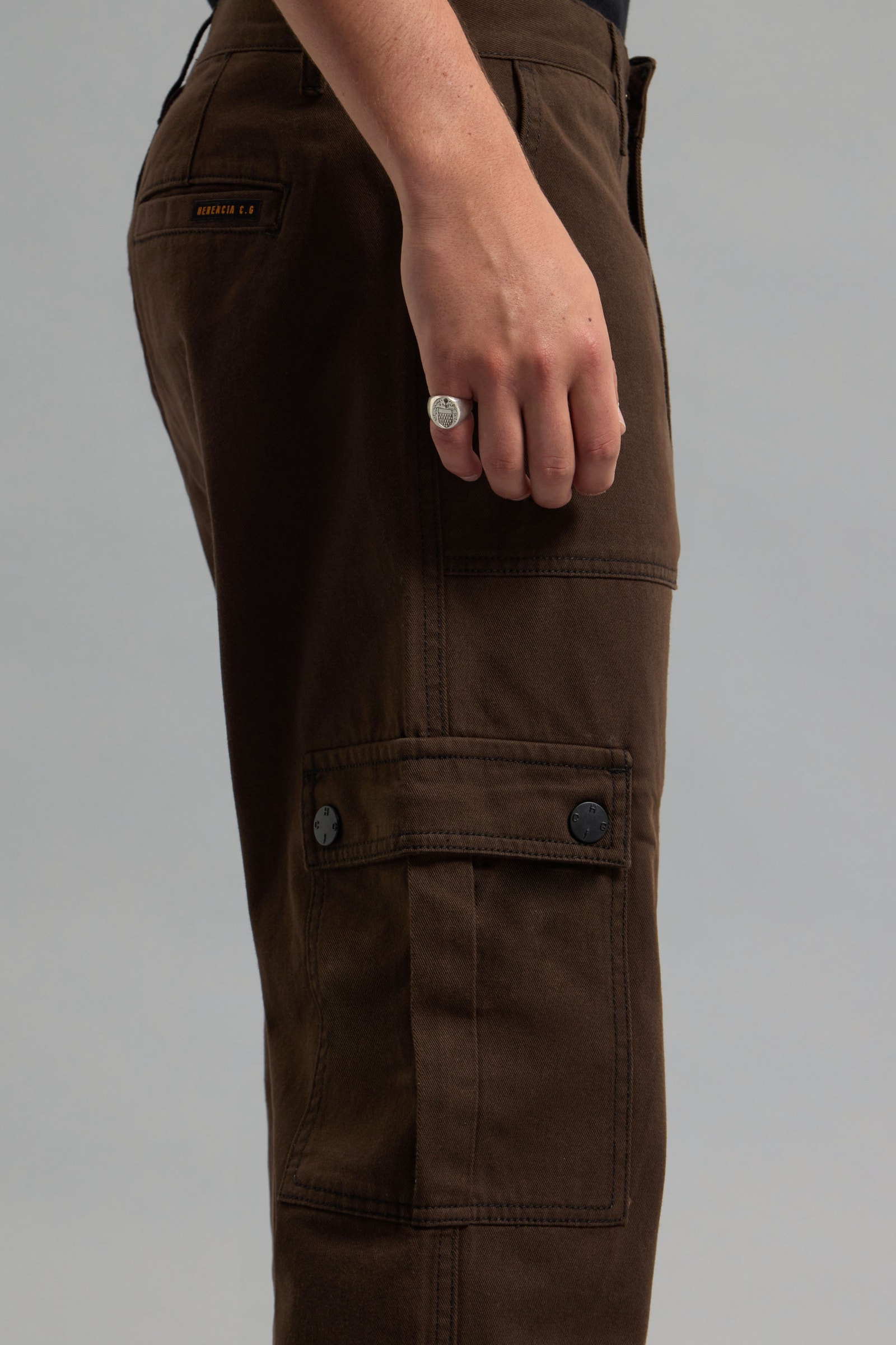 PANTALÓN CARGO CLASH BROWN