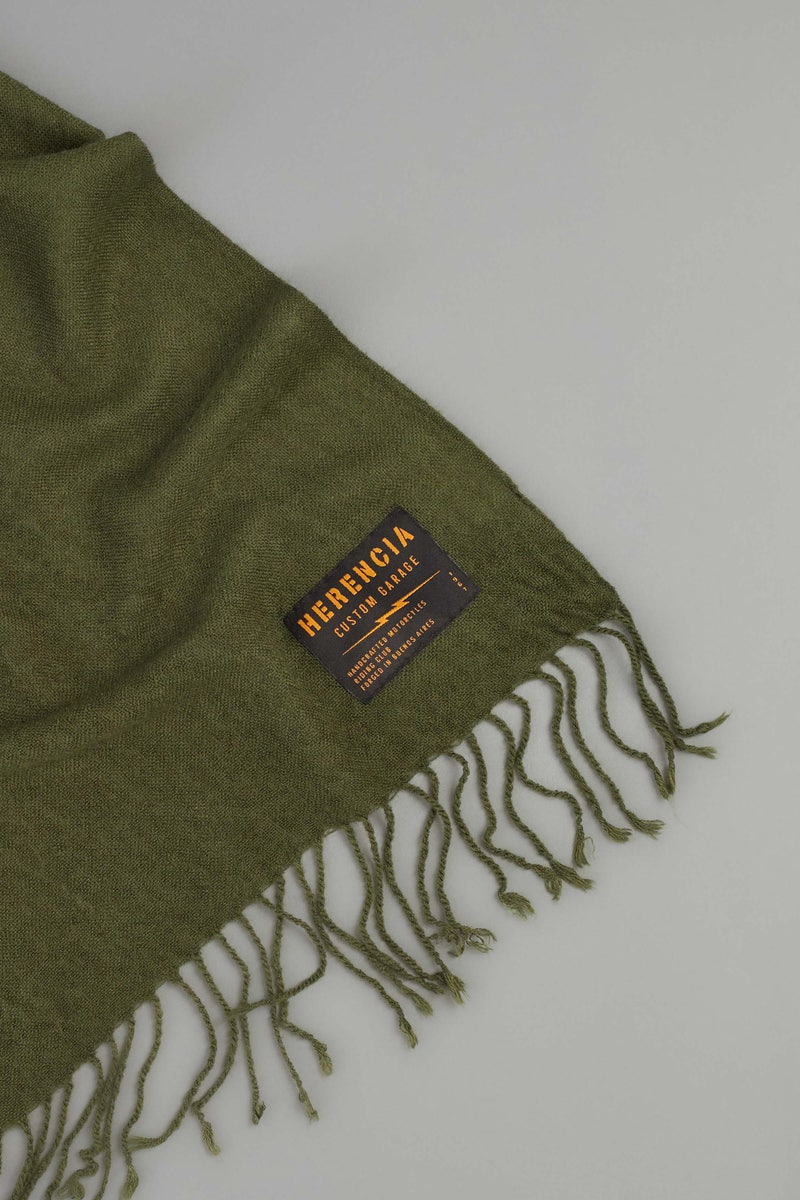 PASHMINA HERENCIA R                                                                                  