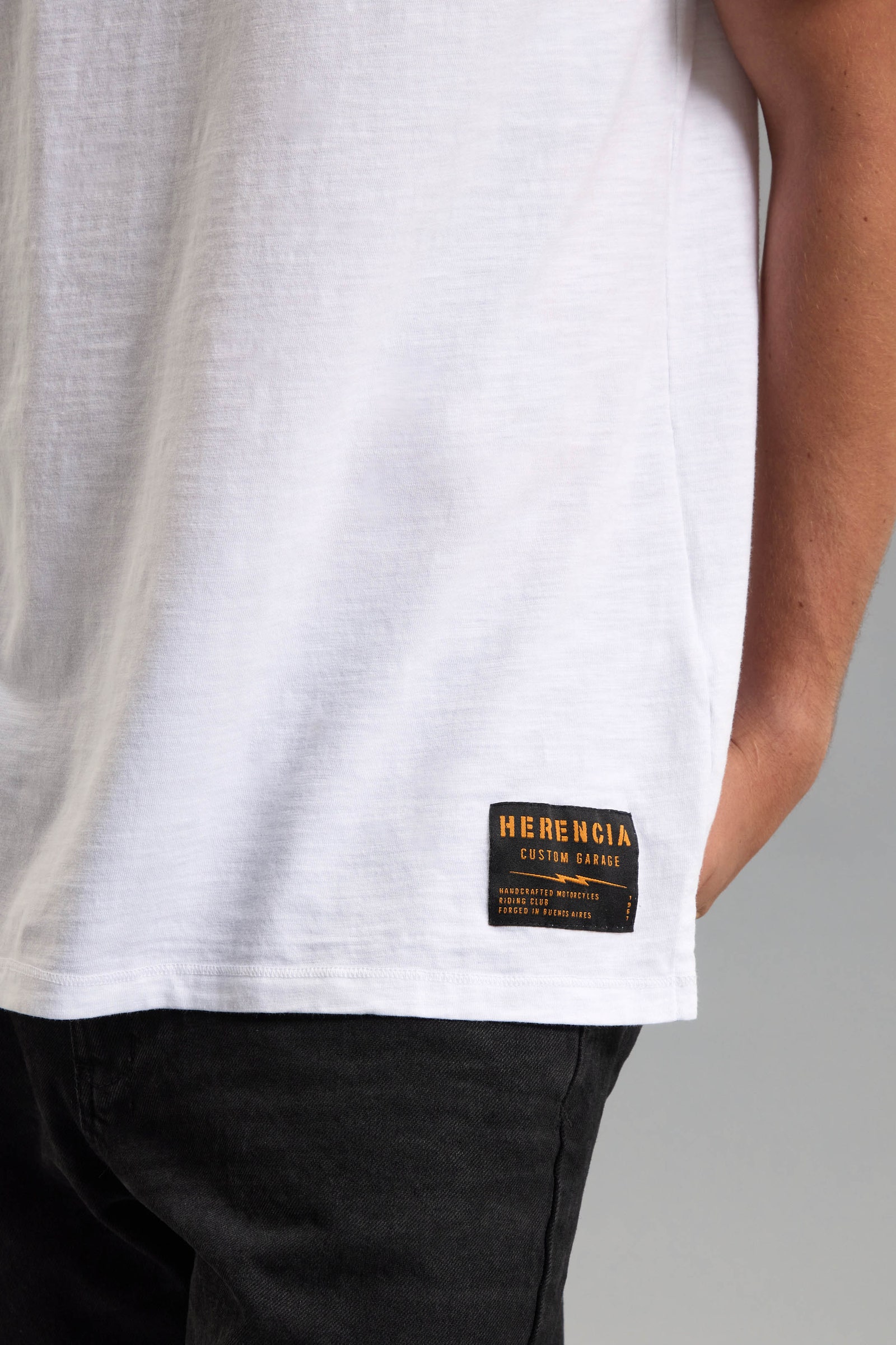REMERA PISTON BASIC