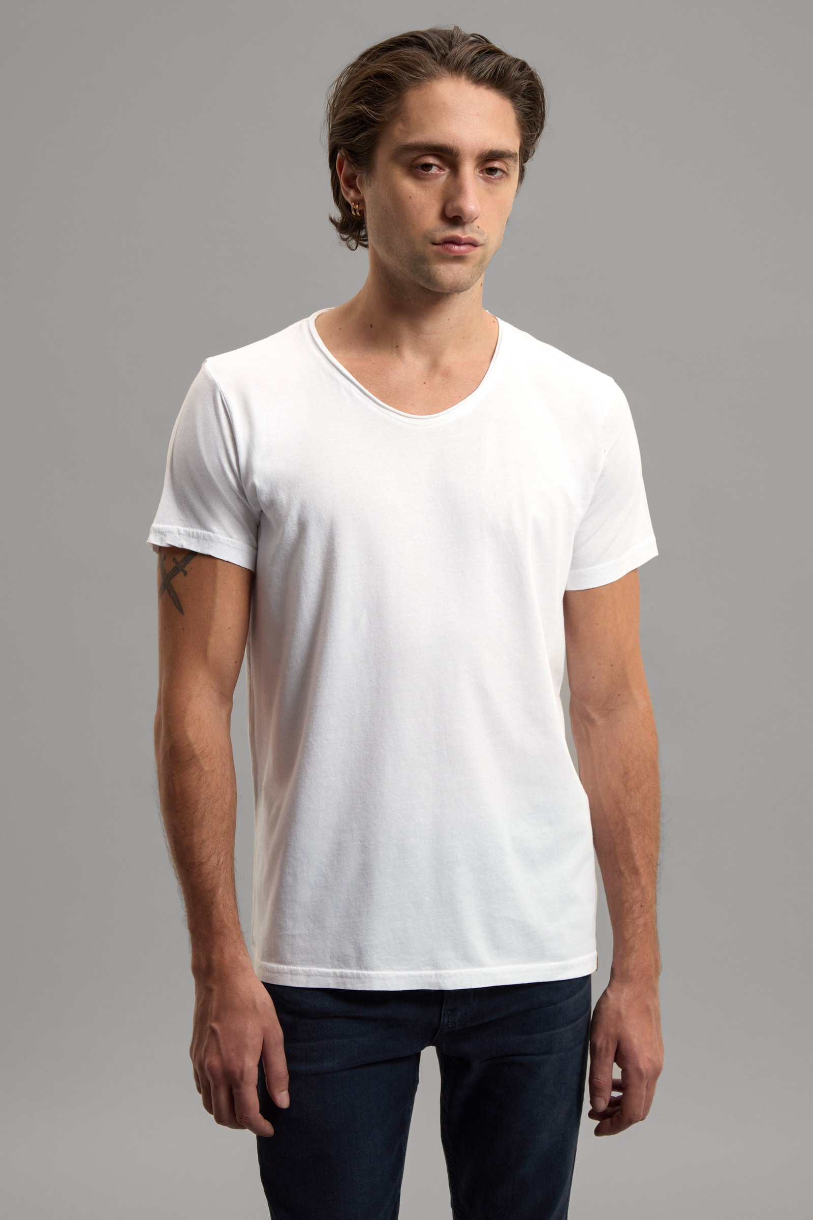 REMERA BÁSICA F02