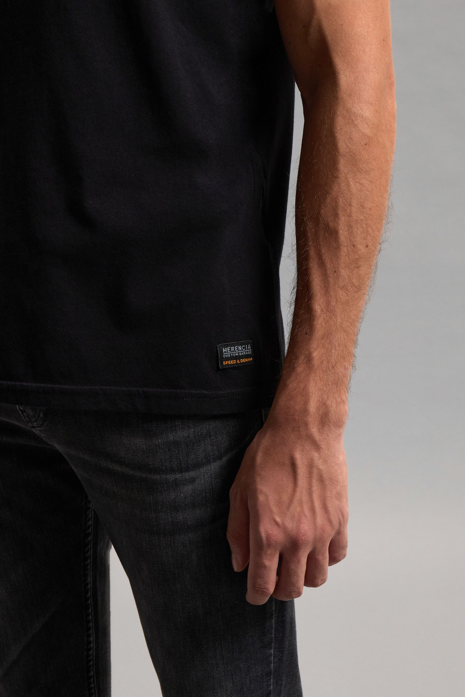REMERA BÁSICA B02