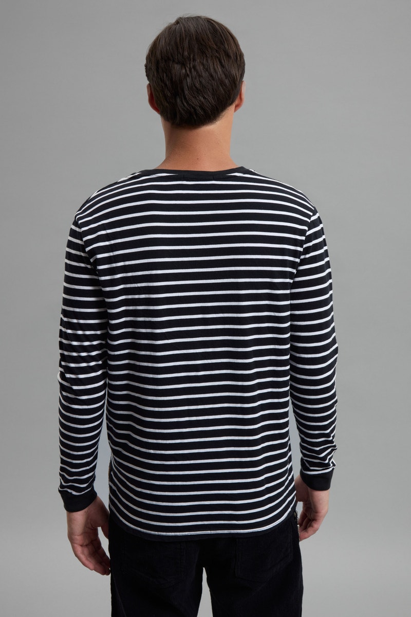 REMERA BÁSICA ML RAYADA                                                                              