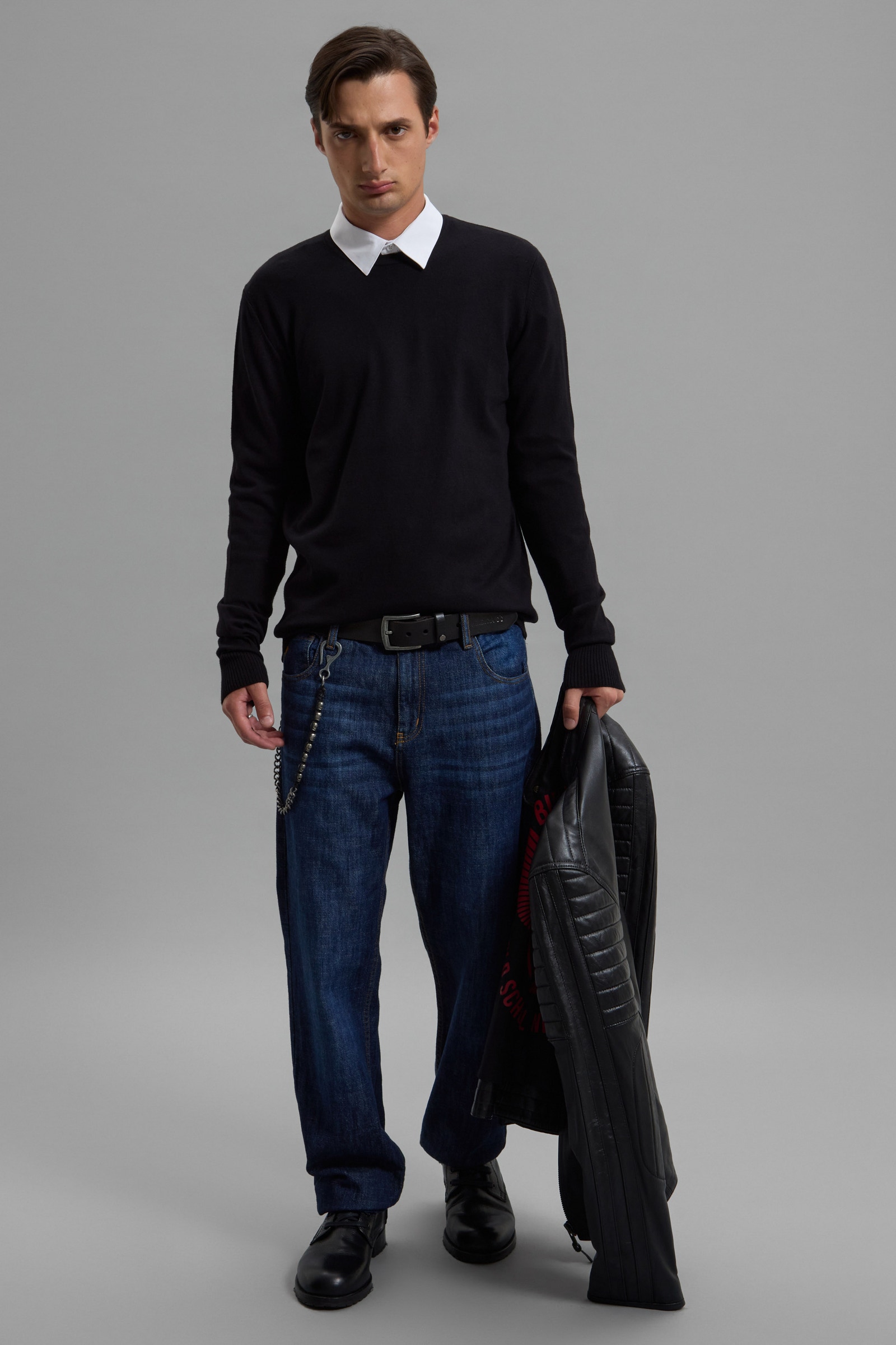SWEATER GARAGE ROAD 01