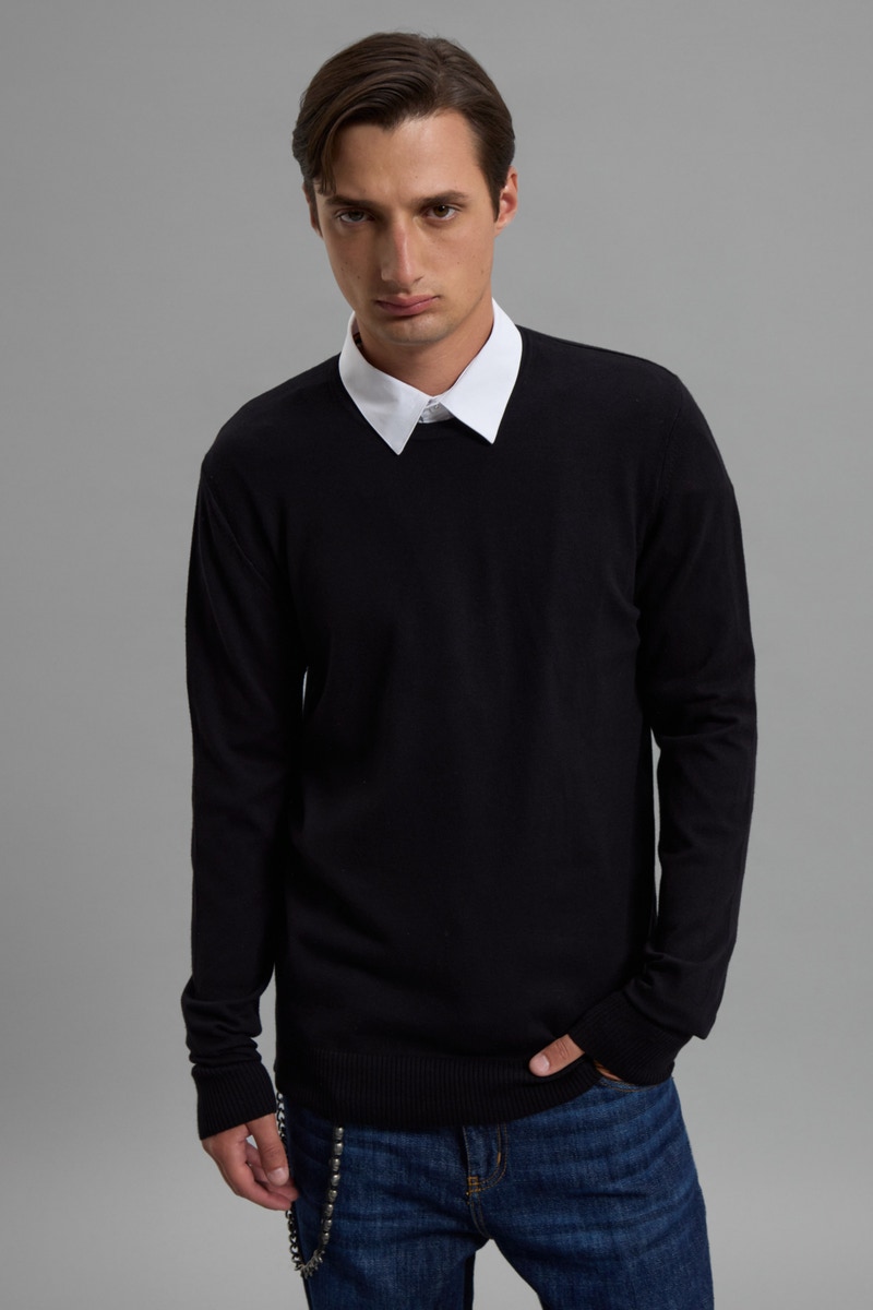 SWEATER GARAGE ROAD 01