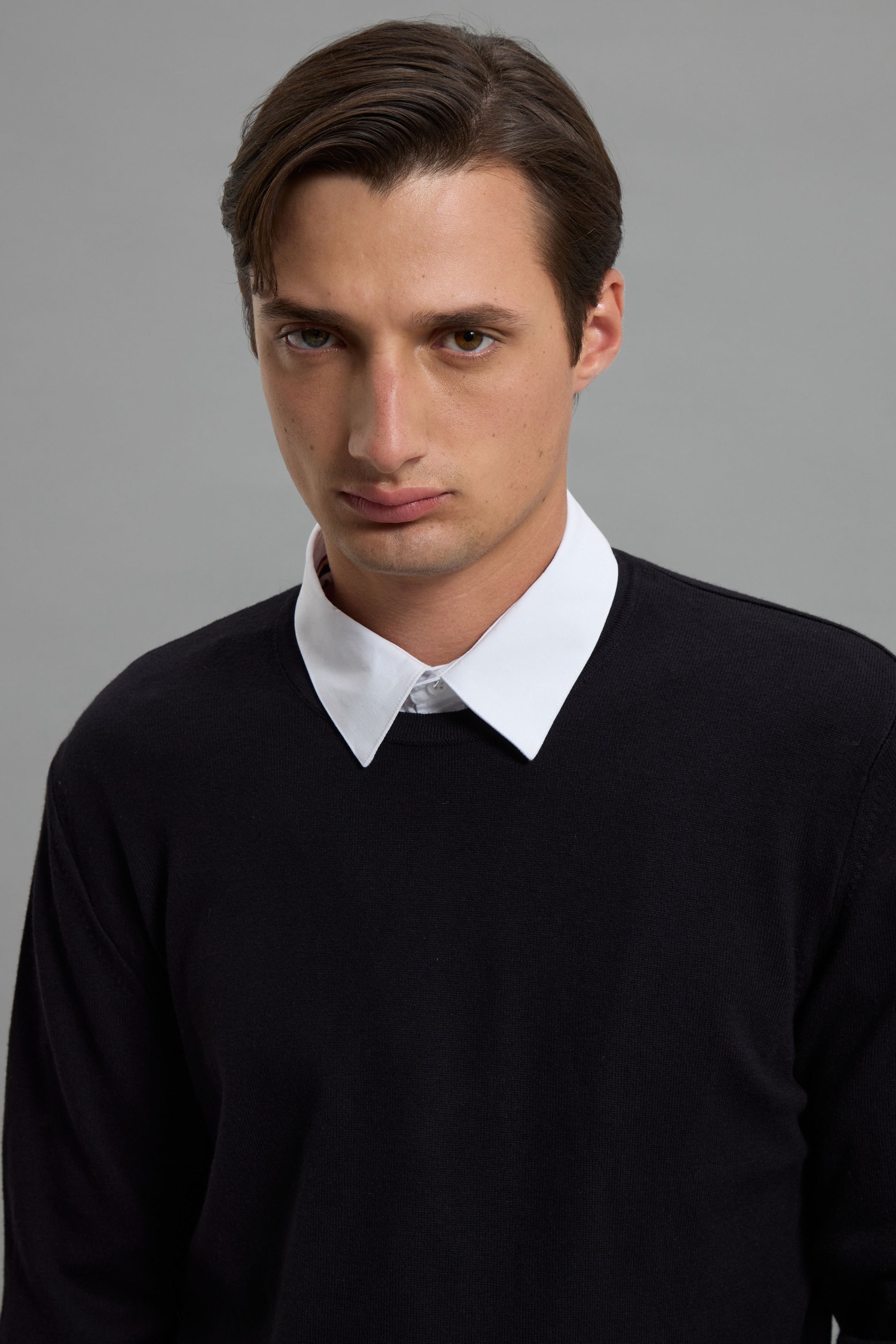 SWEATER GARAGE ROAD 01
