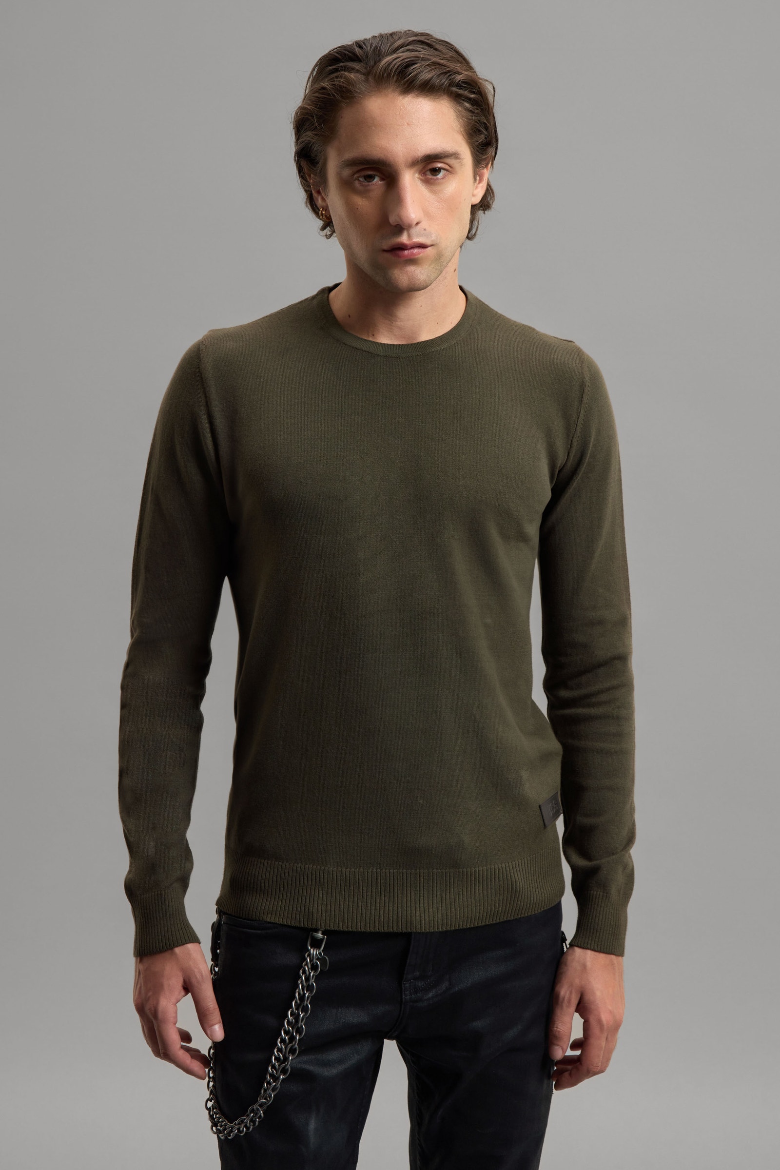 SWEATER GARAGE ROAD 01