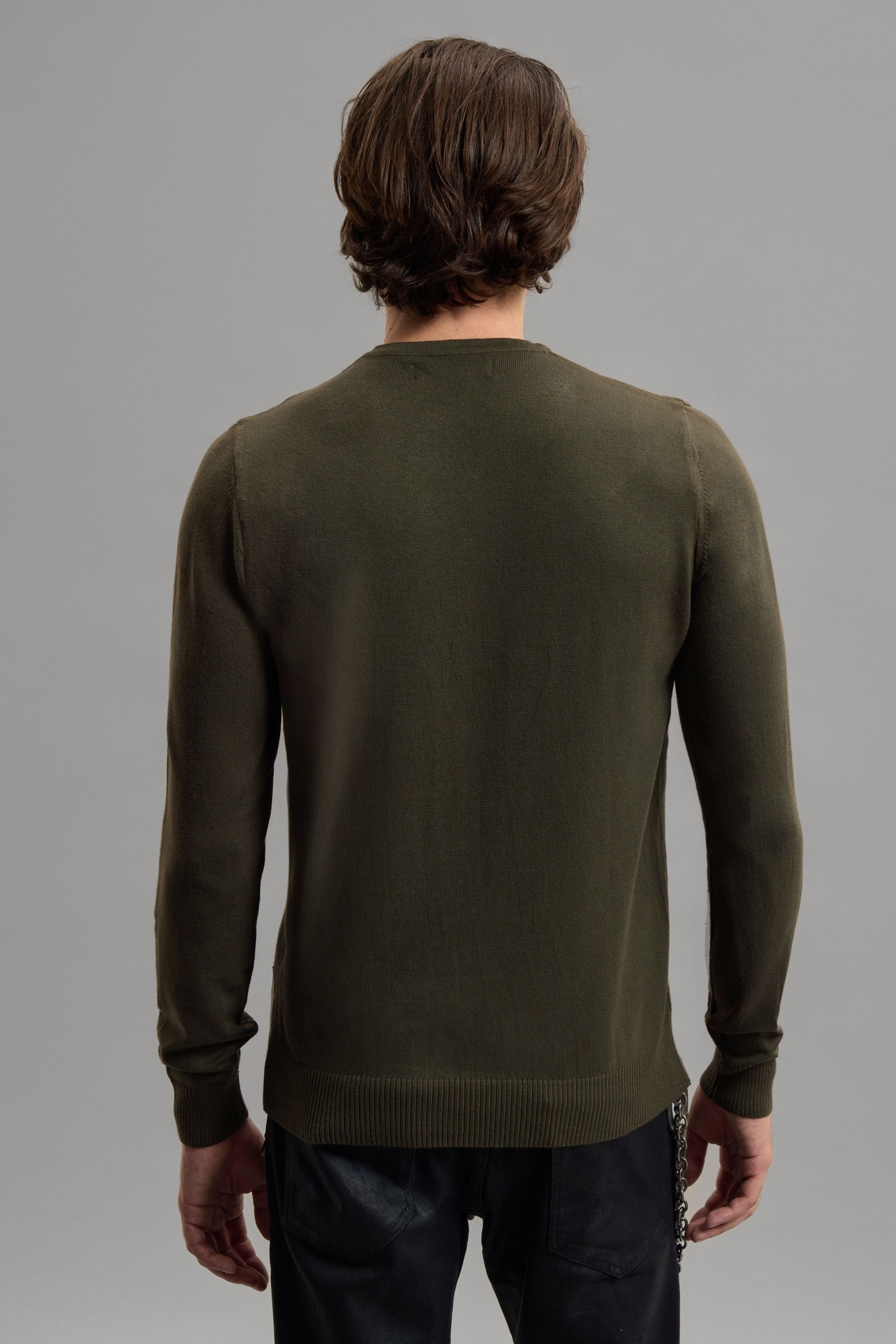 SWEATER GARAGE ROAD 01