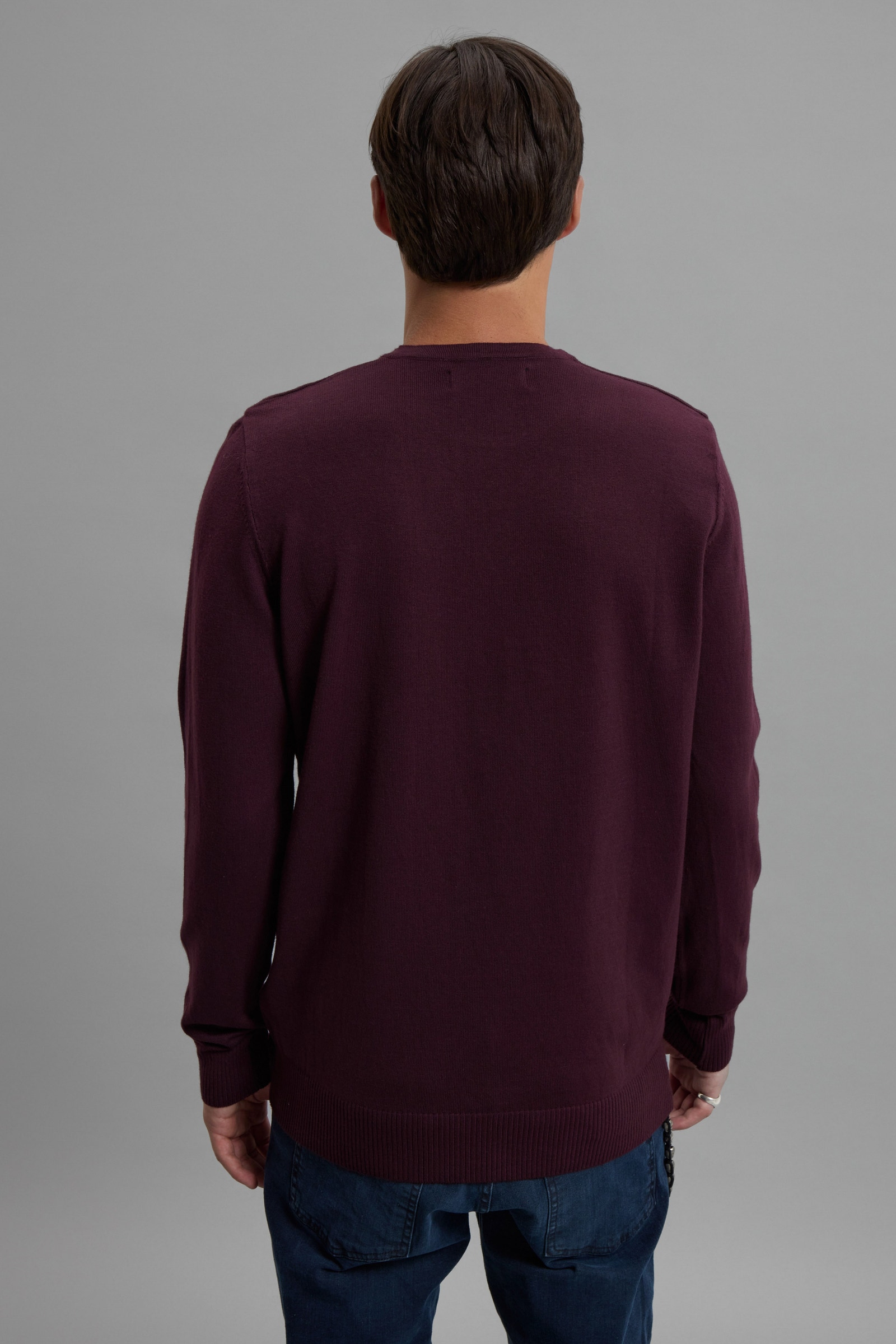 SWEATER GARAGE ROAD 01