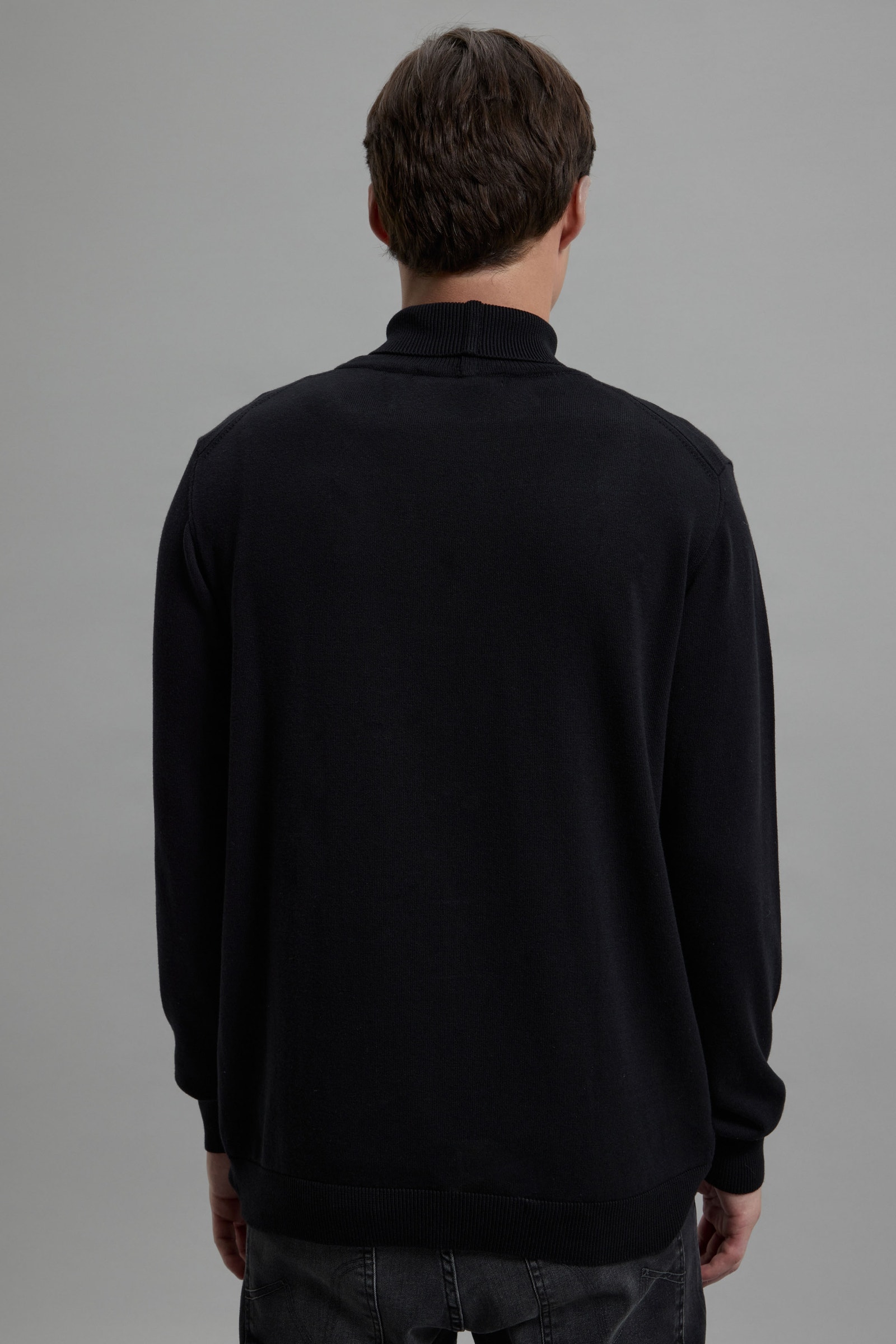 SWEATER GARAGE HIGH-NECK