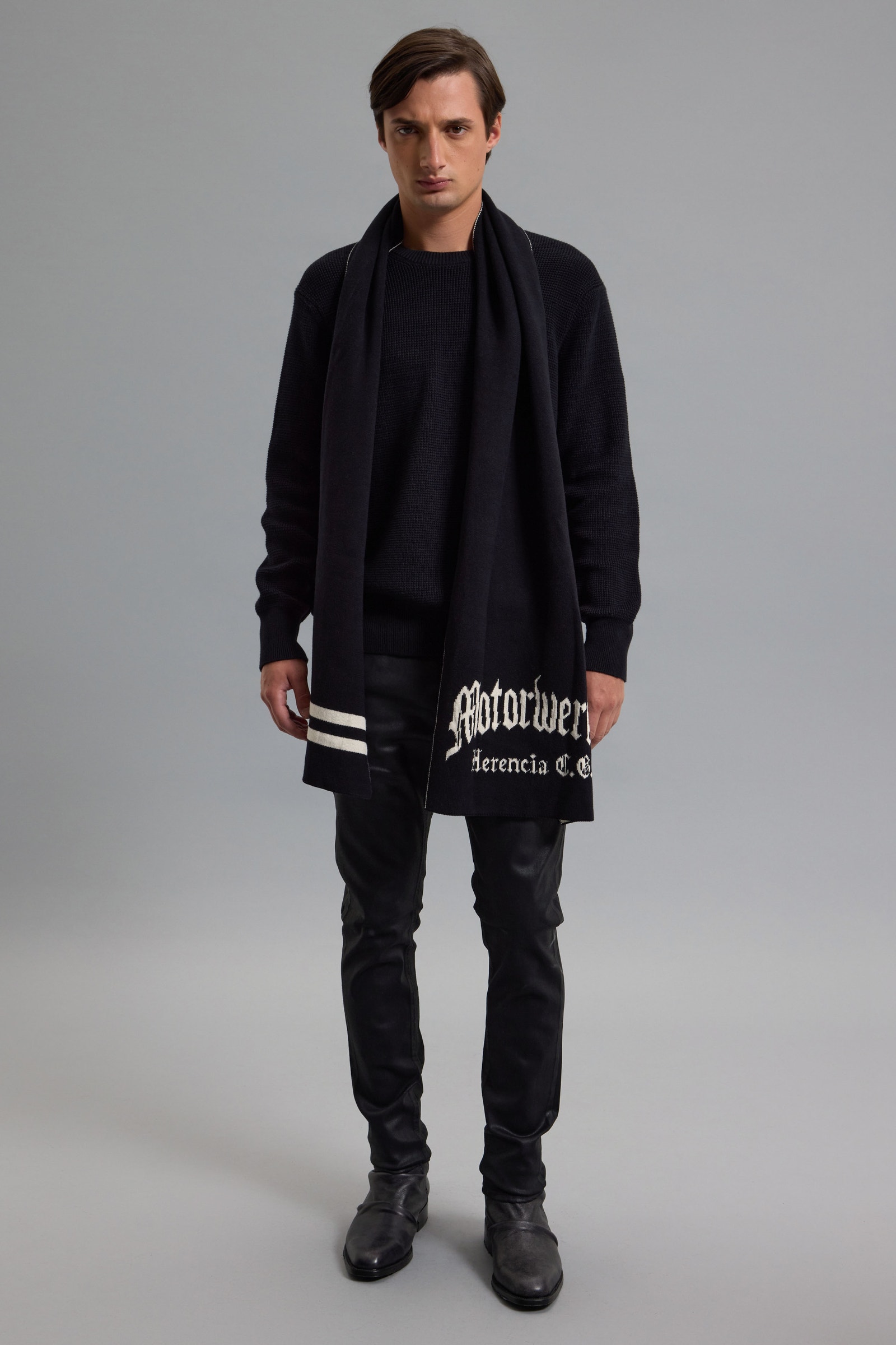 SWEATER BÁSICO H                                                                                     