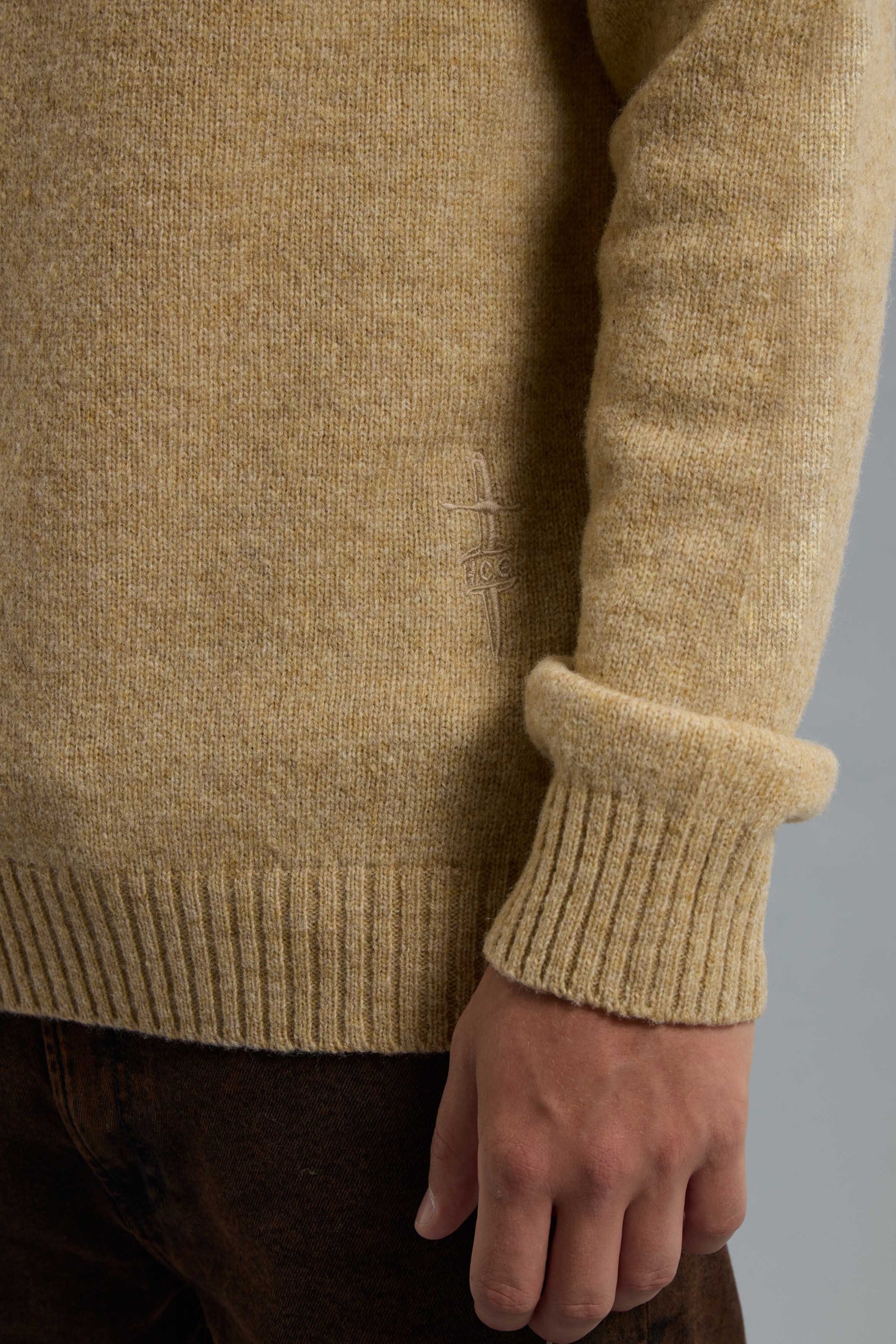 SWEATER HCG LAND                                                                                     