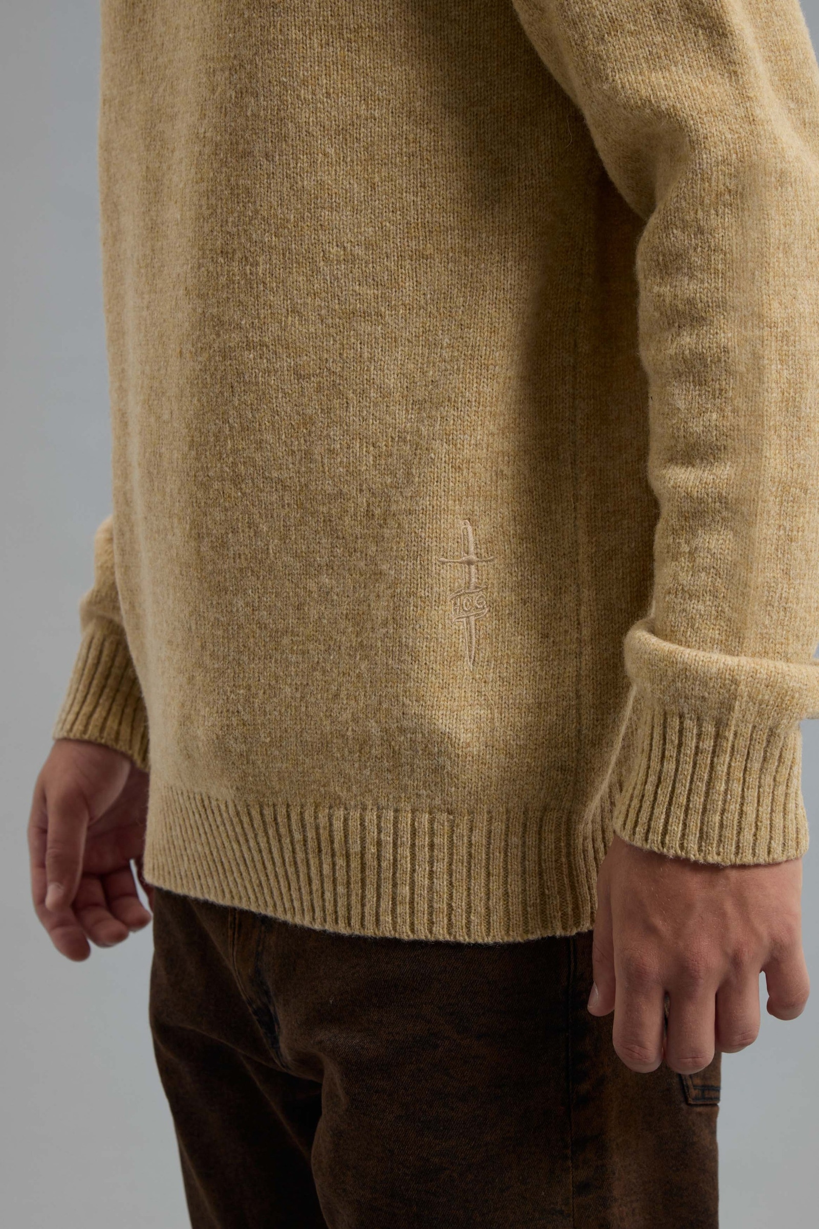 SWEATER HCG LAND                                                                                     